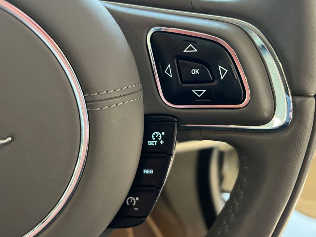 Used Jaguar XJ 2011 for sale - 77302844: Photo 39