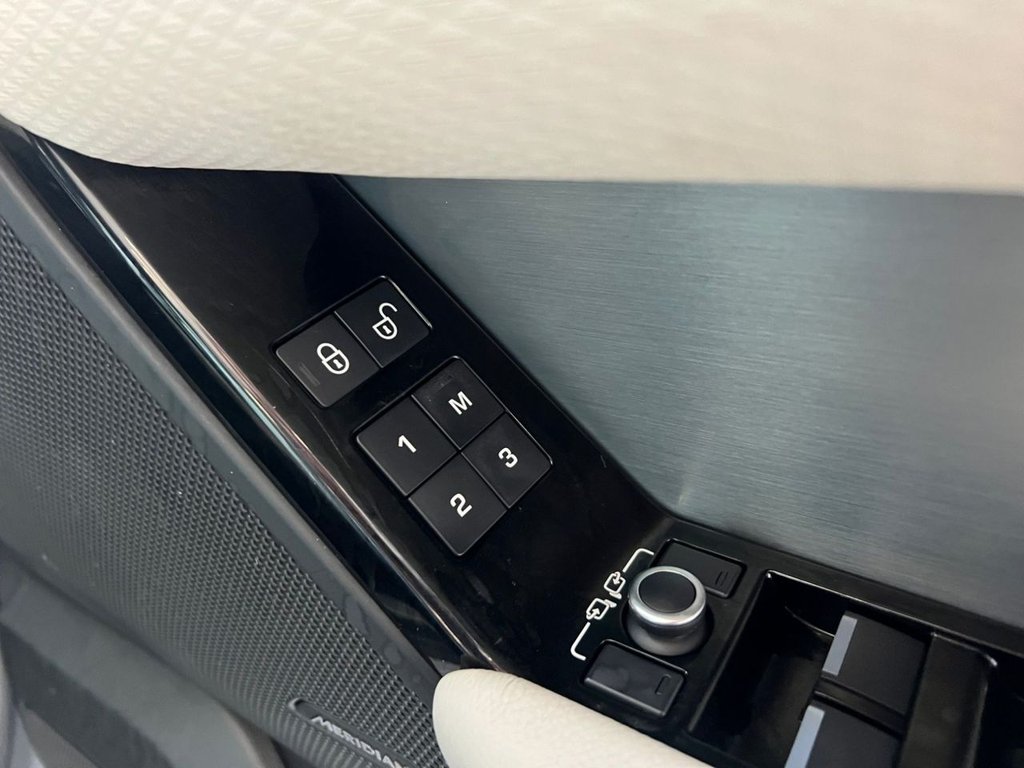 Used Land Rover Range Rover Velar 2017 for sale - 77287830: Photo 30