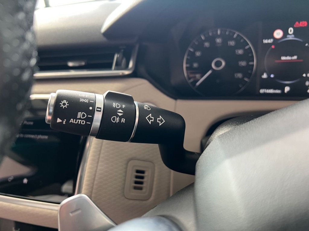 Used Land Rover Range Rover Velar 2017 for sale - 77287830: Photo 33