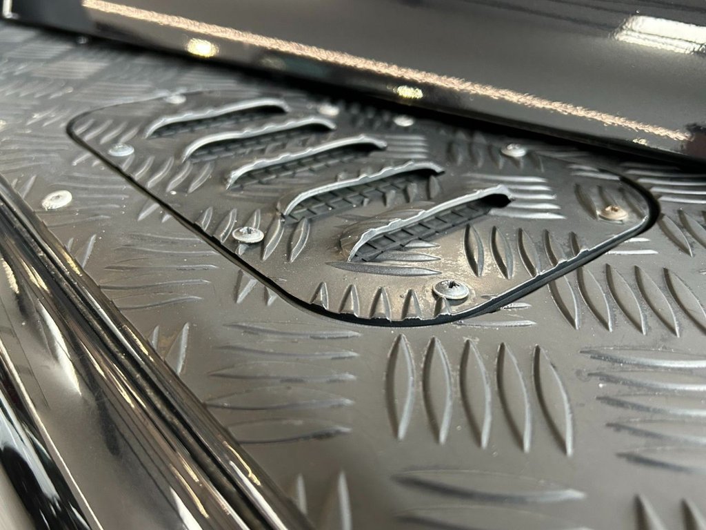 Used Land Rover Defender 2012 for sale - 77820821: Photo 24