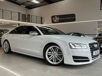 2016 (YU) - S8 TFSI Quattro 4dr Tip Auto