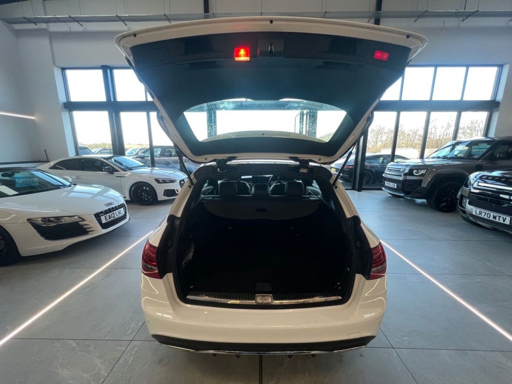 Used Mercedes-Benz C Class 2018 for sale - 77263064: Photo 5