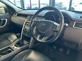 Used Land Rover Discovery Sport 2015 for sale - 78569379: Photo
