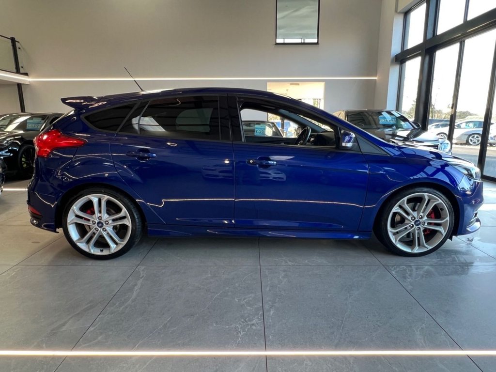 Used Ford Focus 2016 for sale - 76901135: Photo 2