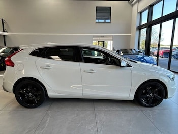 Used Volvo V40 2015 for sale - 78358263: Photo