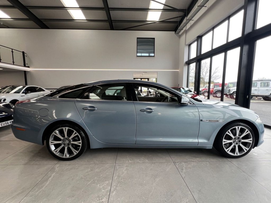 Used Jaguar XJ 2010 for sale - 77583123: Photo 2