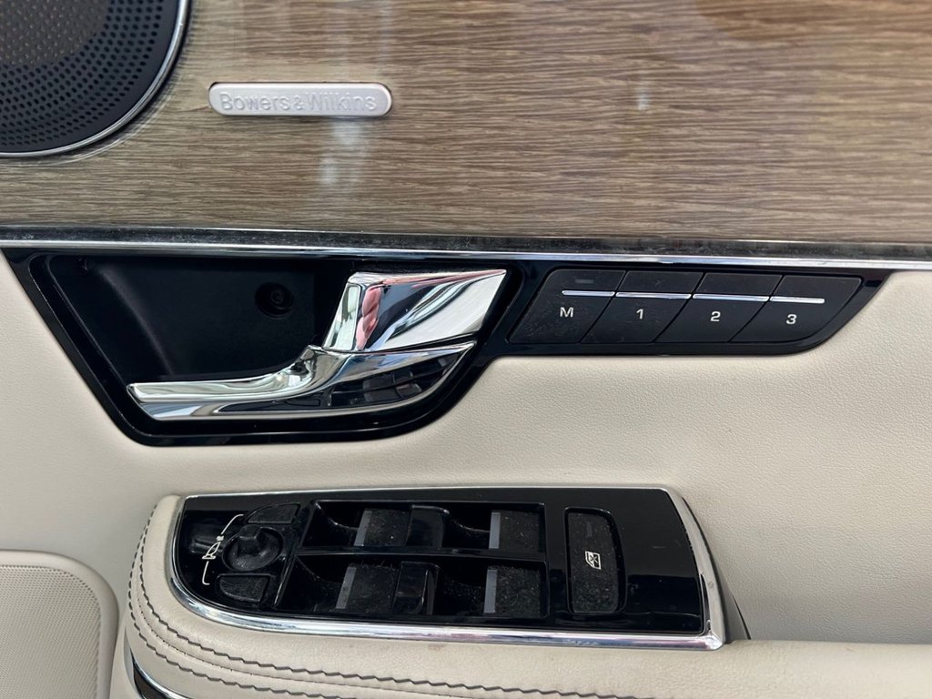 Used Jaguar XJ 2010 for sale - 77583123: Photo 24