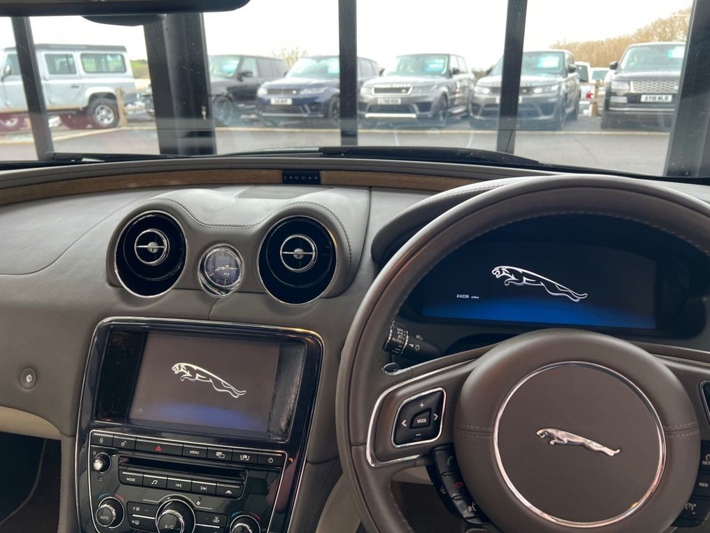 Used Jaguar XJ 2010 for sale - 77583123: Photo 30