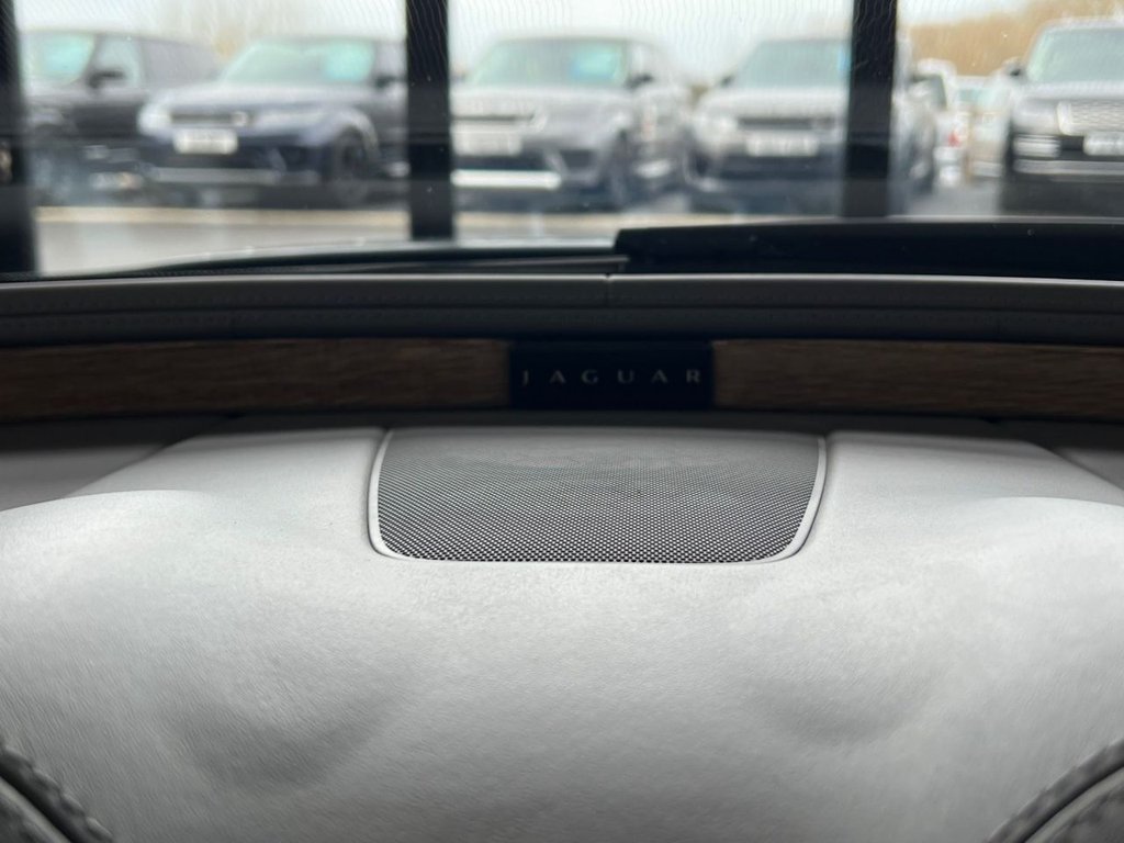 Used Jaguar XJ 2010 for sale - 77583123: Photo 32