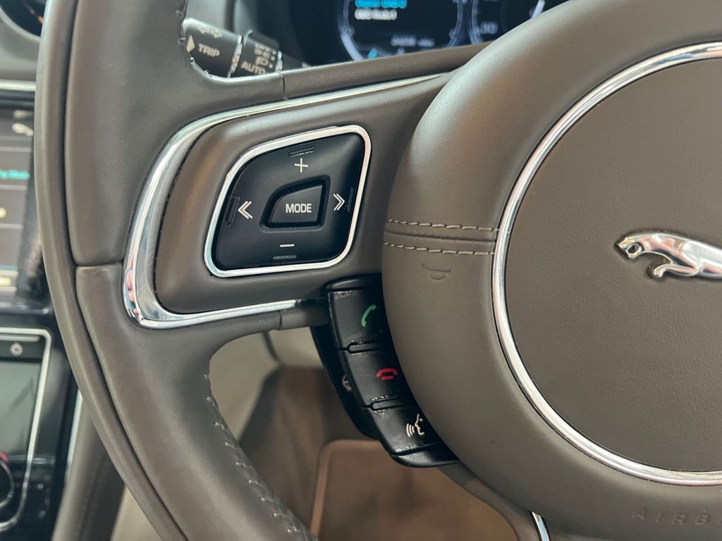 Used Jaguar XJ 2010 for sale - 77583123: Photo 34