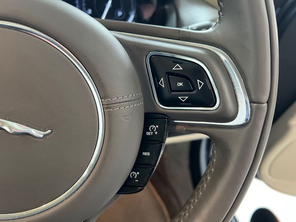 Used Jaguar XJ 2010 for sale - 77583123: Photo 35