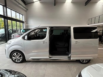 Used Peugeot Traveller 2017 for sale - 79371107: Photo