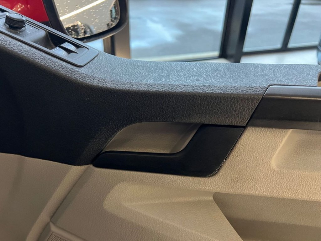 Used Volkswagen Transporter 2016 for sale - 77249942: Photo 25