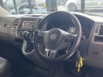 Used Volkswagen Caravelle 2012 for sale - 78930401: Photo