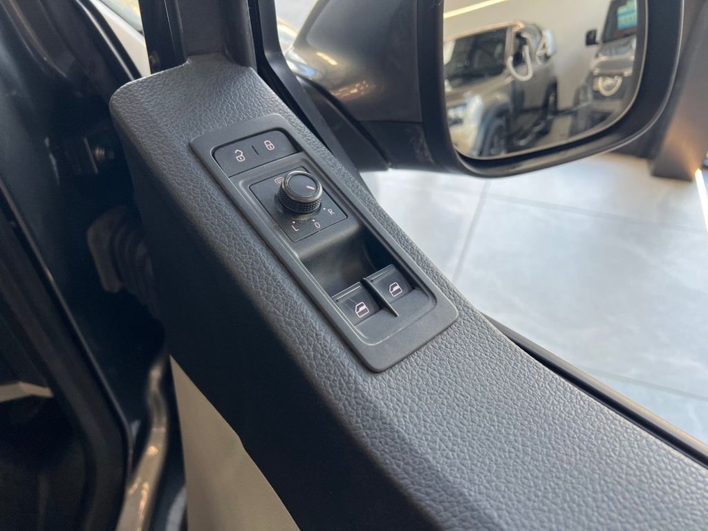 Used Volkswagen Transporter 2018 for sale - 77226935: Photo 25