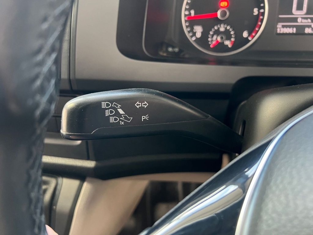 Used Volkswagen Transporter 2018 for sale - 77226935: Photo 30