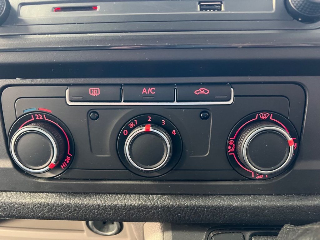 Used Volkswagen Transporter 2018 for sale - 77226935: Photo 42