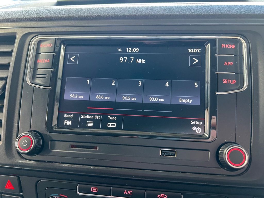 Used Volkswagen Transporter 2018 for sale - 77226935: Photo 44