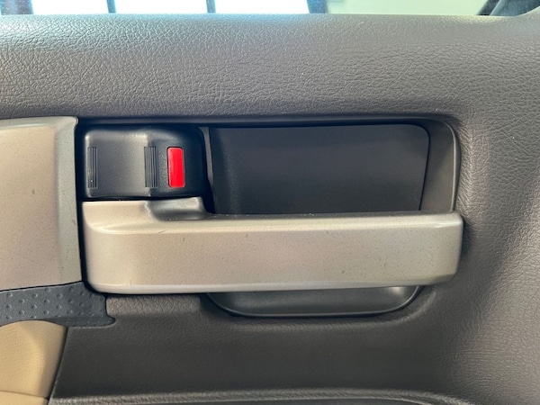 Used Toyota Landcruiser 2010 for sale - 74746914: Photo 43