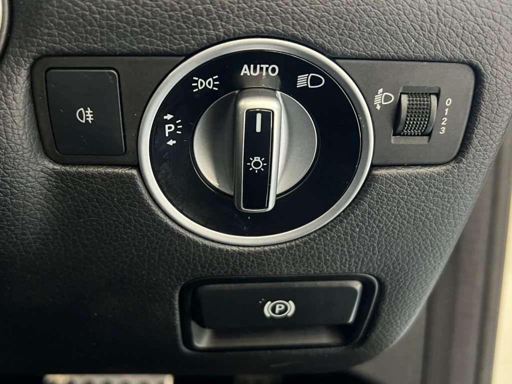 Used Mercedes-Benz SLK 2012 for sale - 77038125: Photo 39