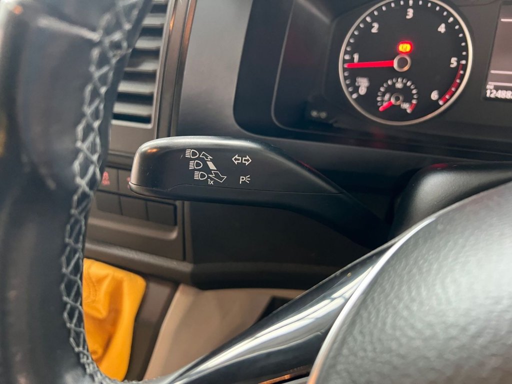 Used Volkswagen Transporter 2018 for sale - 77369551: Photo 32