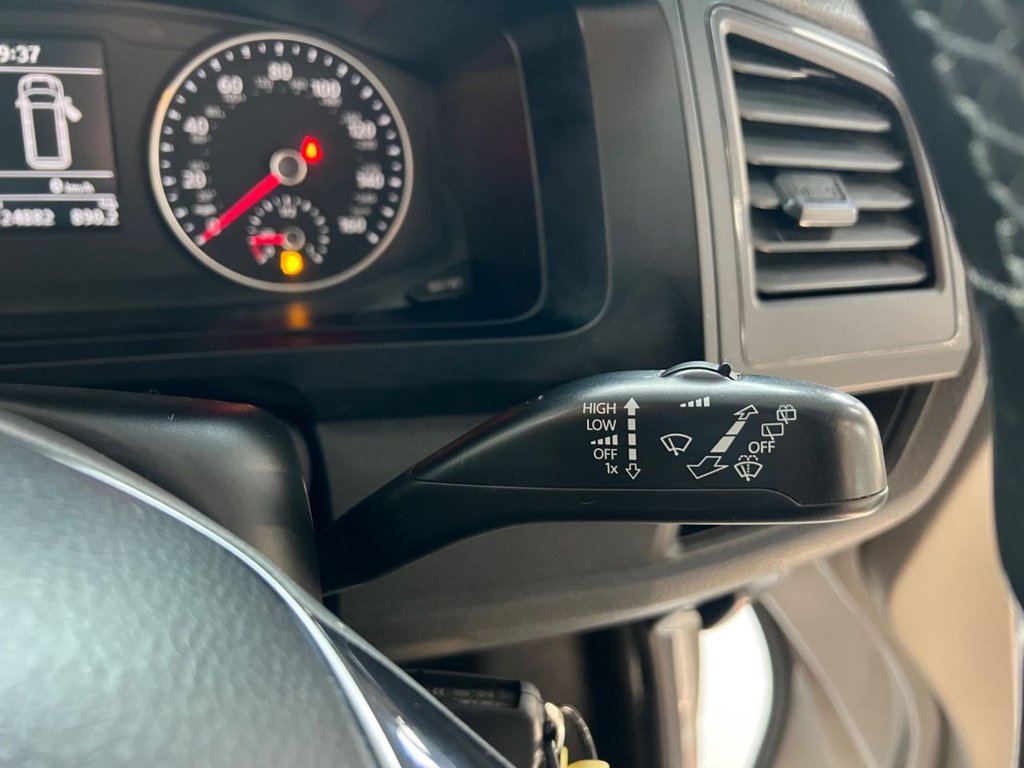 Used Volkswagen Transporter 2018 for sale - 77369551: Photo 36