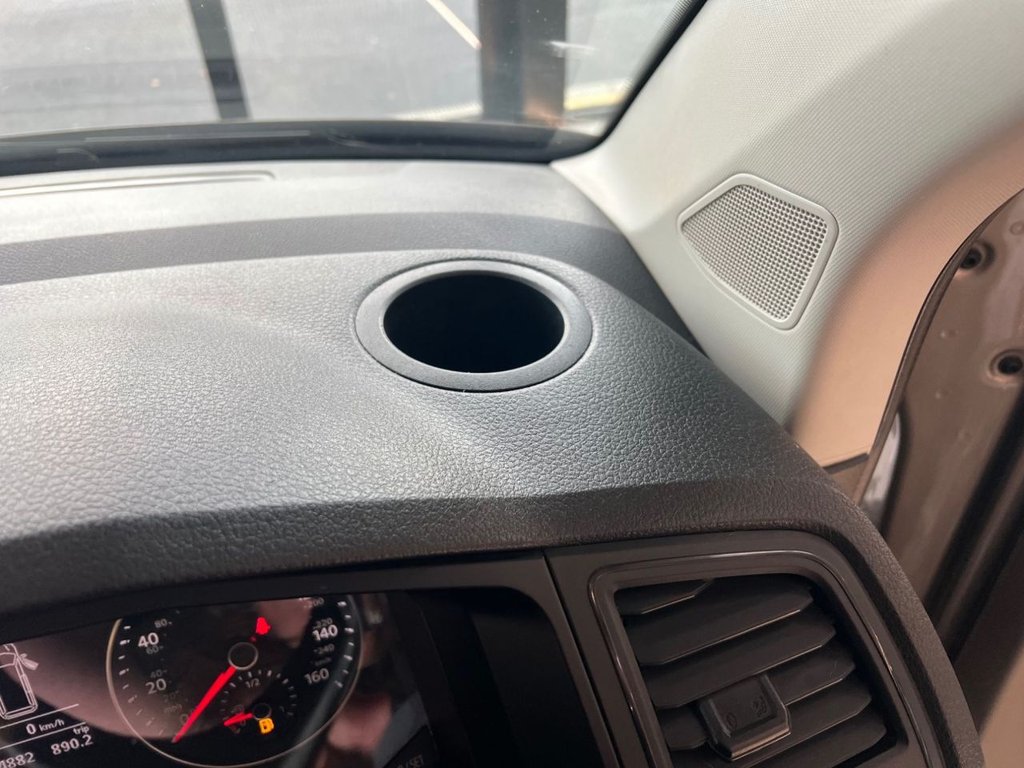 Used Volkswagen Transporter 2018 for sale - 77369551: Photo 37