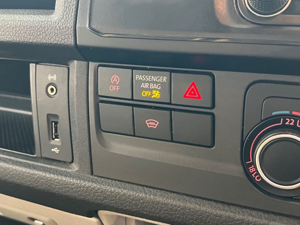 Used Volkswagen Transporter 2018 for sale - 77369551: Photo 40