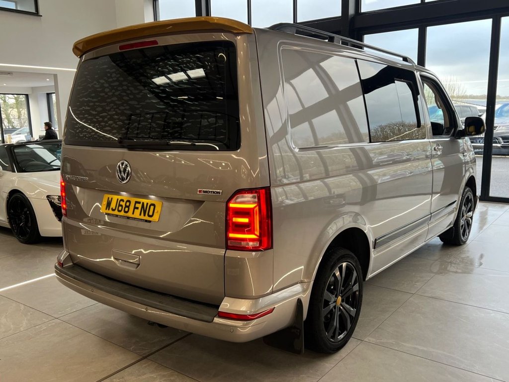 Used Volkswagen Transporter 2018 for sale - 77369551: Photo 9