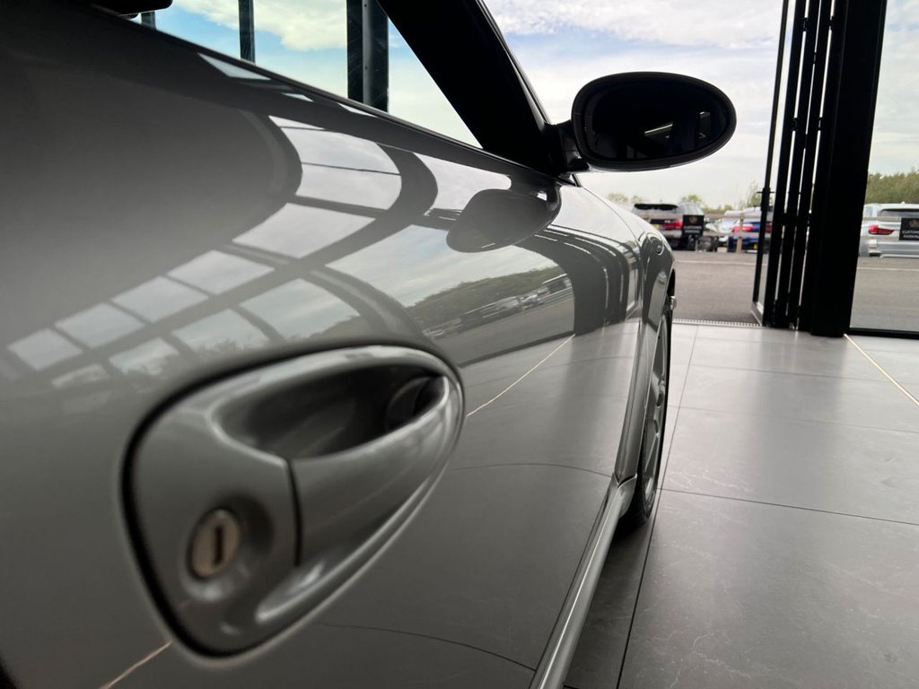 Used Porsche 911 2005 for sale - 76520610: Photo 17