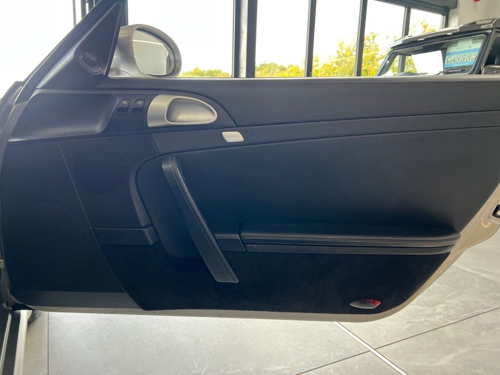 Used Porsche 911 2005 for sale - 76520610: Photo 24