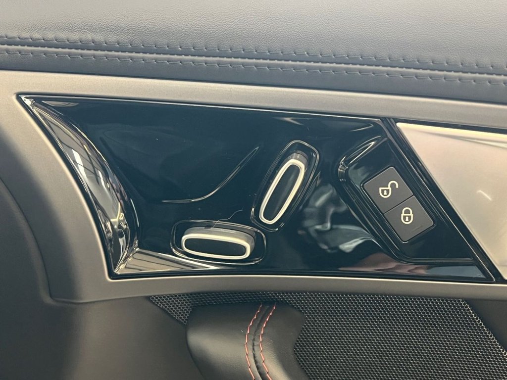 Used Jaguar F-Type 2017 for sale - 77014193: Photo 35