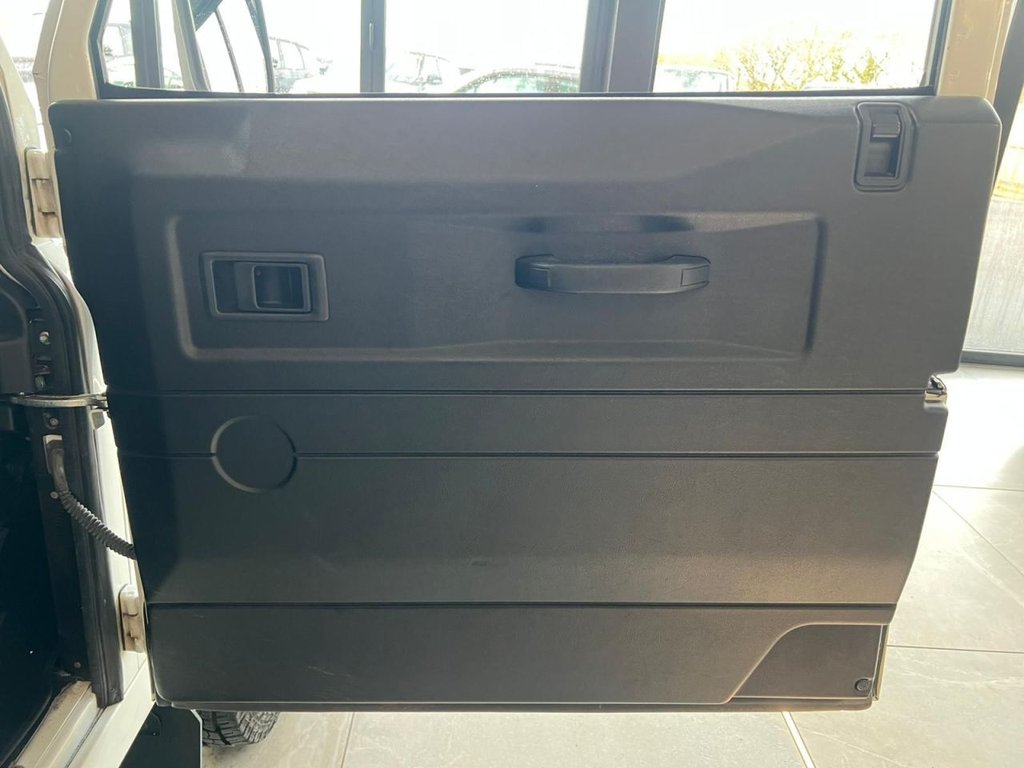 Used Land Rover Defender 2014 for sale - 76973080: Photo 30