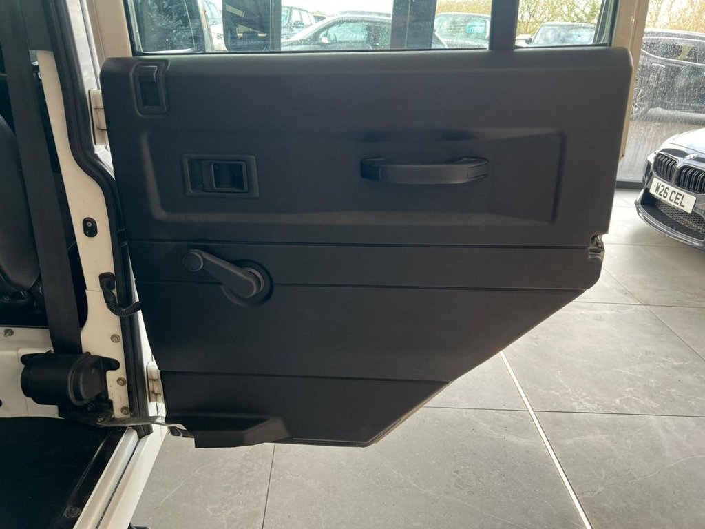 Used Land Rover Defender 2014 for sale - 76973080: Photo 46