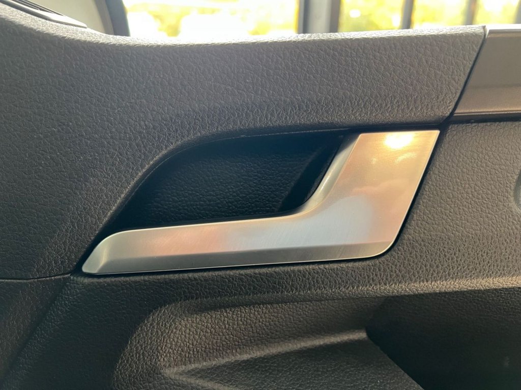 Used Volkswagen Transporter Shuttle 2019 for sale - 76417769: Photo 26