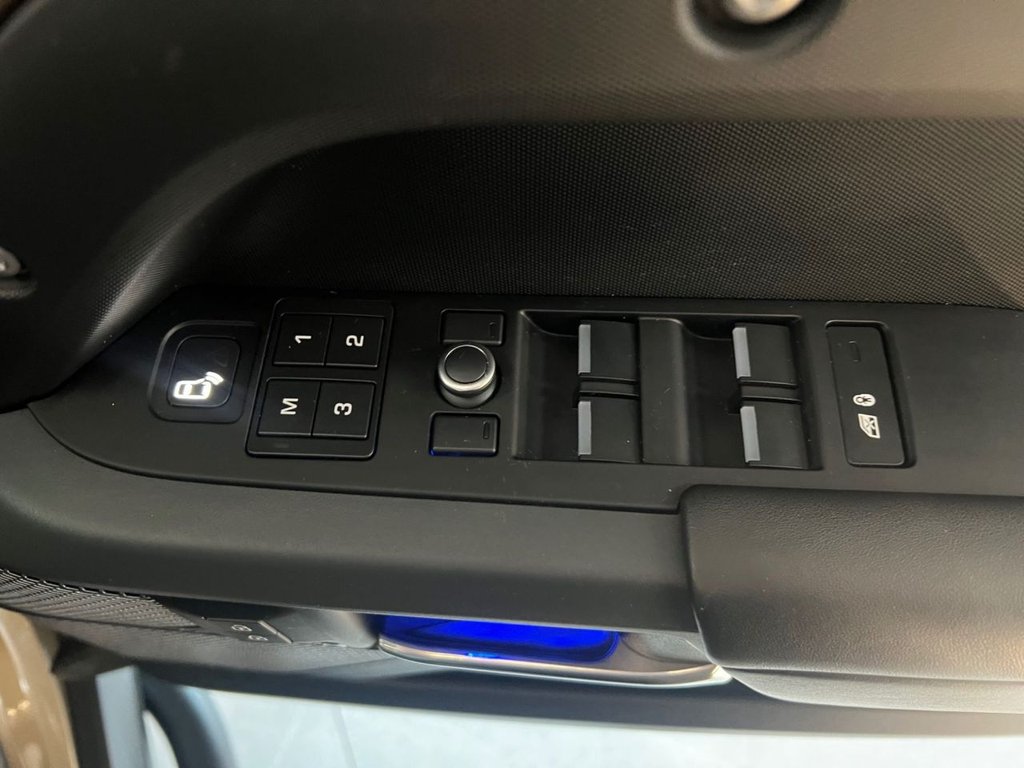 Used Land Rover Defender 2020 for sale - 77249818: Photo 38