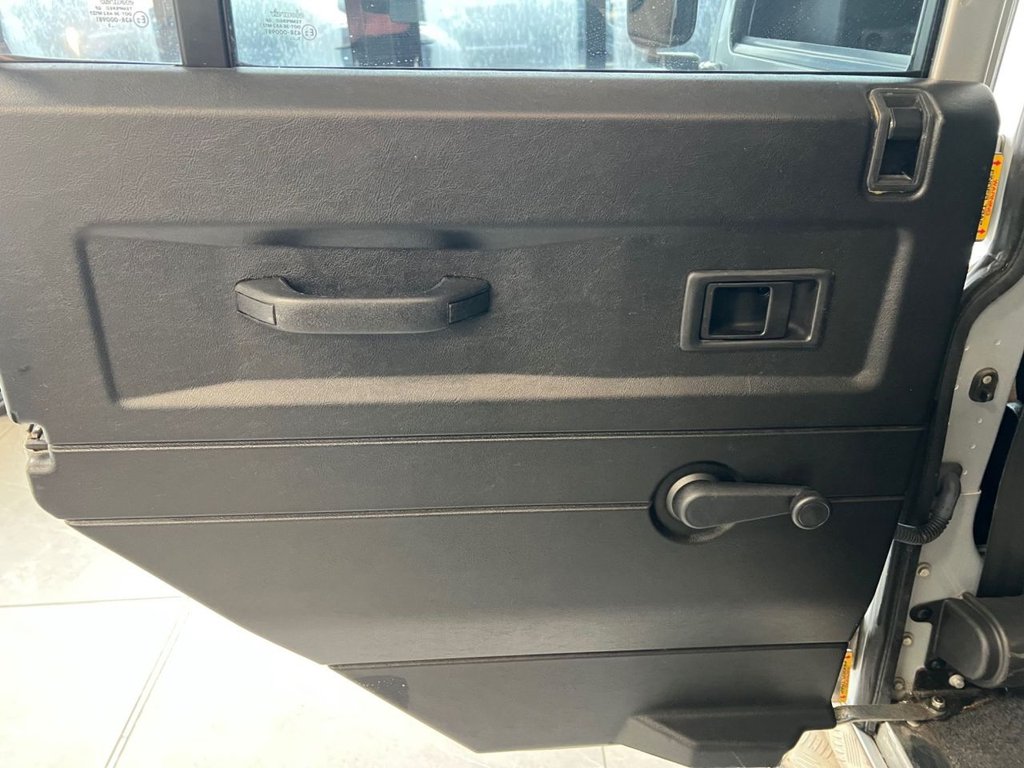 Used Land Rover Defender 2014 for sale - 77249828: Photo 41