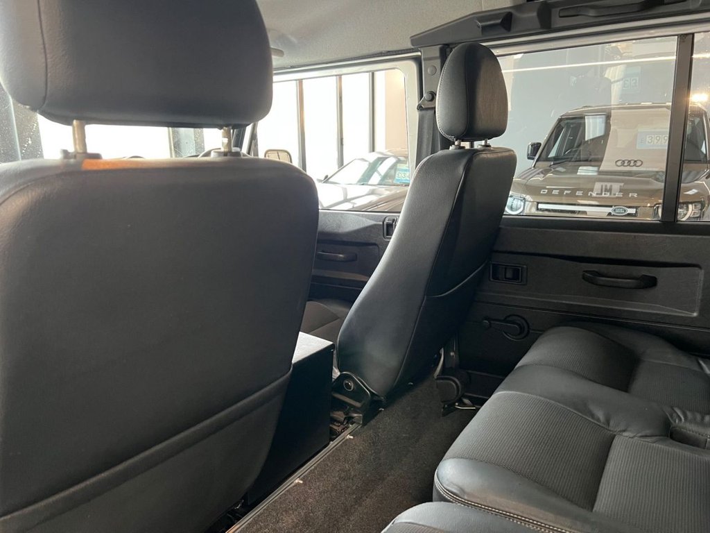 Used Land Rover Defender 2014 for sale - 77249828: Photo 42