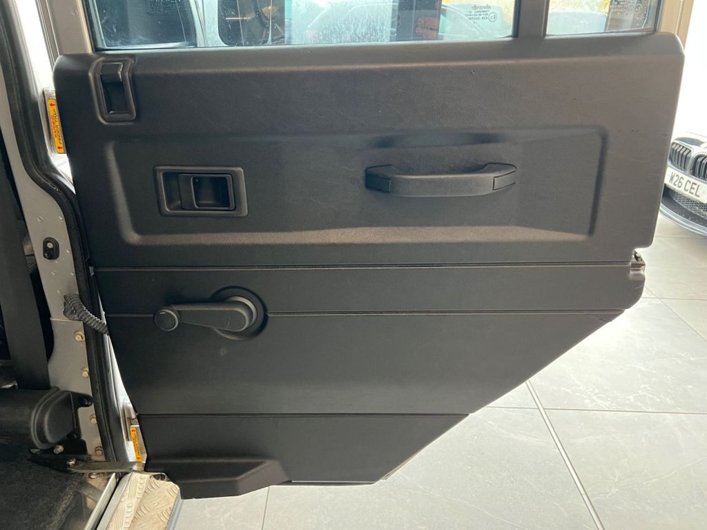 Used Land Rover Defender 2014 for sale - 77249828: Photo 45