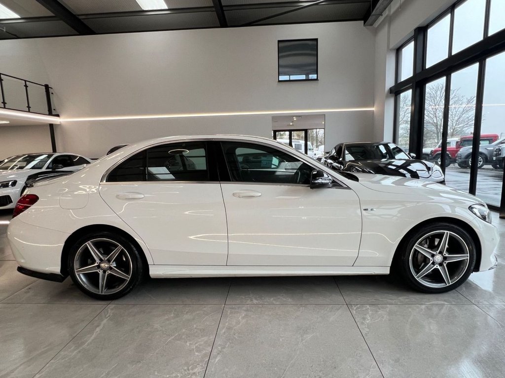 Used Mercedes-Benz C Class 2016 for sale - 77521385: Photo 2