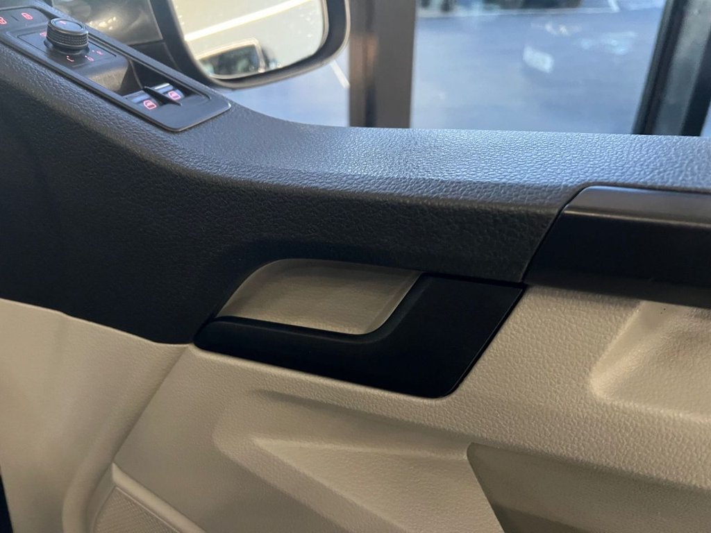 Used Volkswagen Transporter 2018 for sale - 77111289: Photo 25