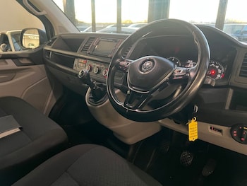 Used Volkswagen Transporter 2018 for sale - 77111289: Photo