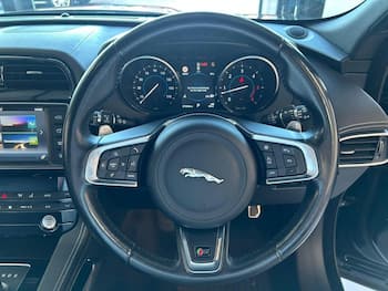 Used Jaguar F-Pace 2016 for sale - 79709037: Photo