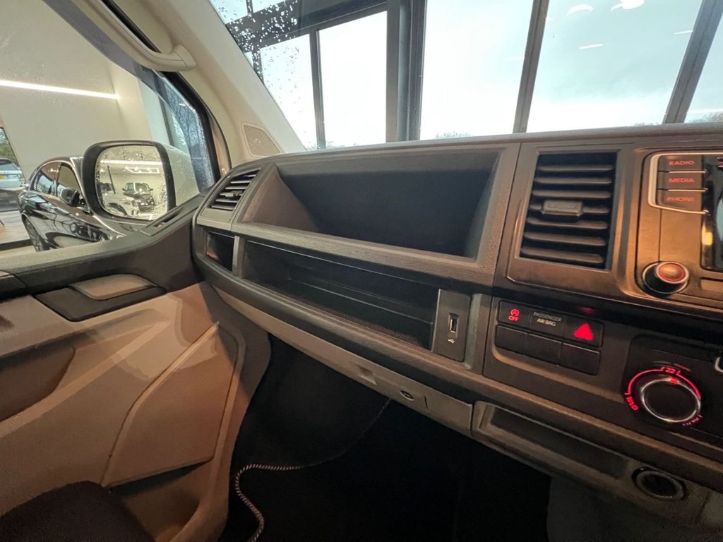 Used Volkswagen Transporter Shuttle 2017 for sale - 76595929: Photo 35