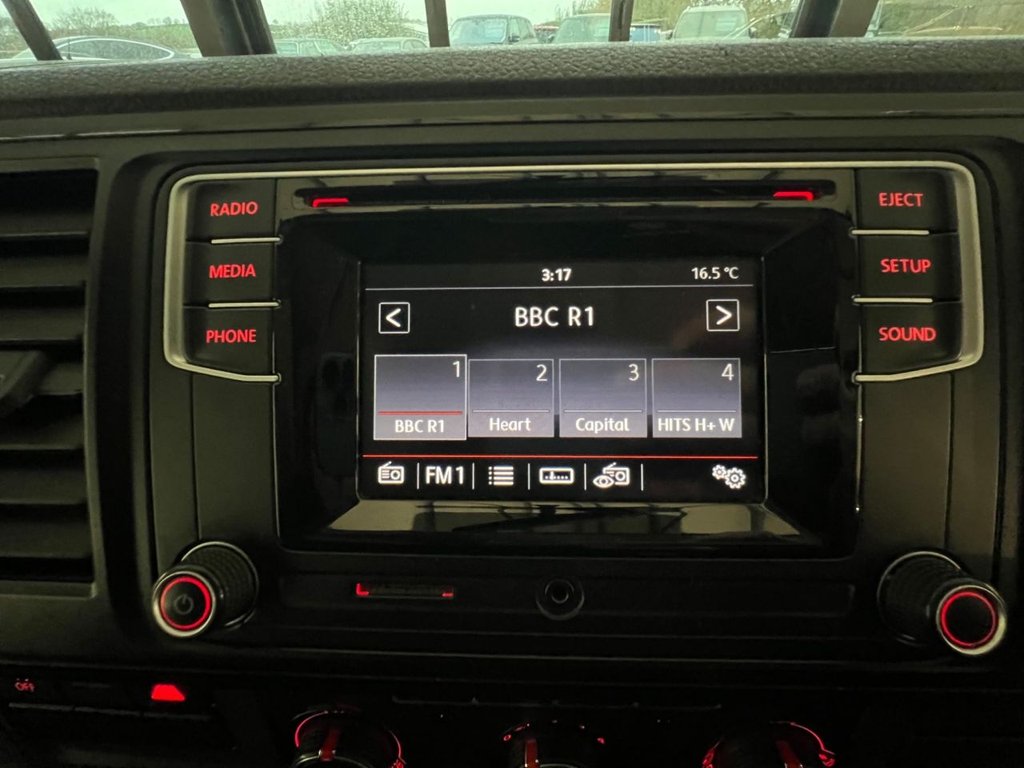 Used Volkswagen Transporter Shuttle 2017 for sale - 76595929: Photo 37