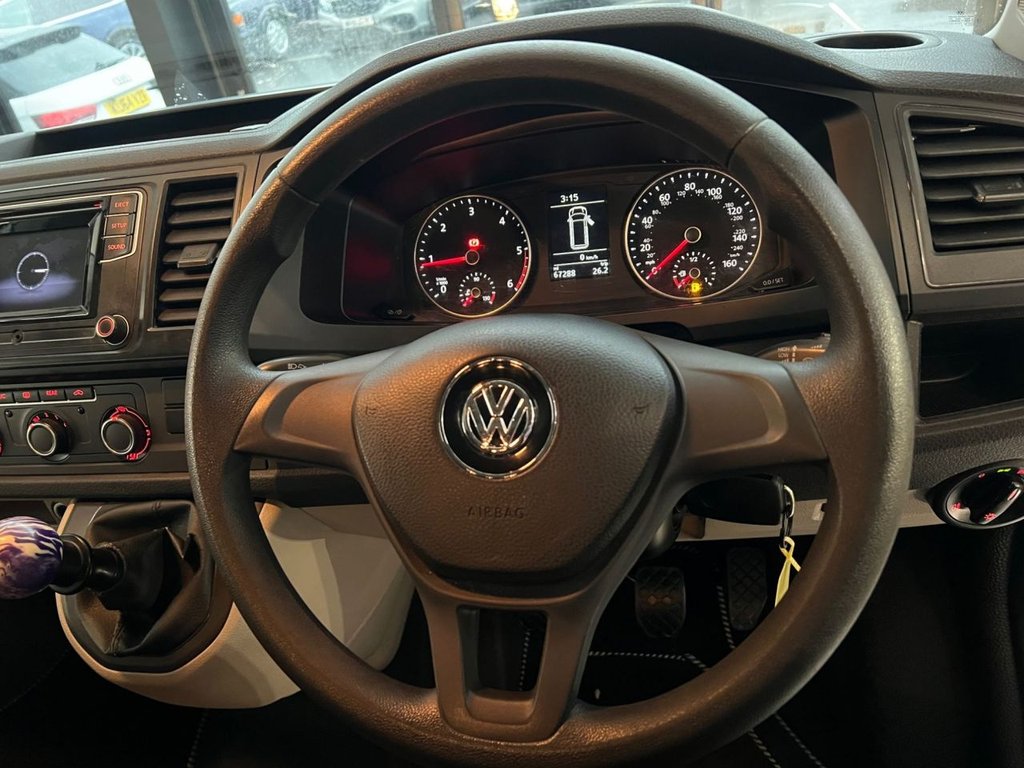 Used Volkswagen Transporter Shuttle 2017 for sale - 76595929: Photo 4