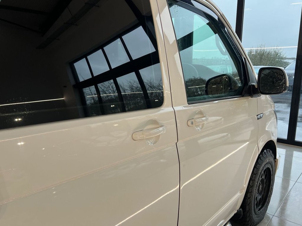 Used Volkswagen Transporter Shuttle 2017 for sale - 76595929: Photo 9