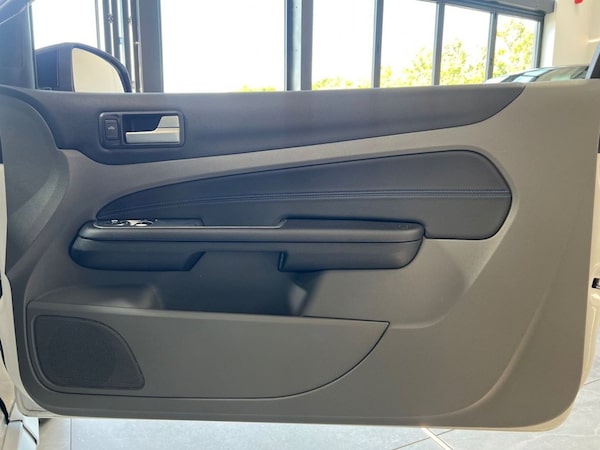 Used Ford Focus 2010 for sale - 75680869: Photo 30