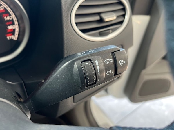 Used Ford Focus 2010 for sale - 75680869: Photo 47