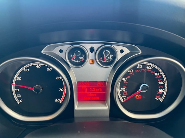 Used Ford Focus 2010 for sale - 75680869: Photo 48